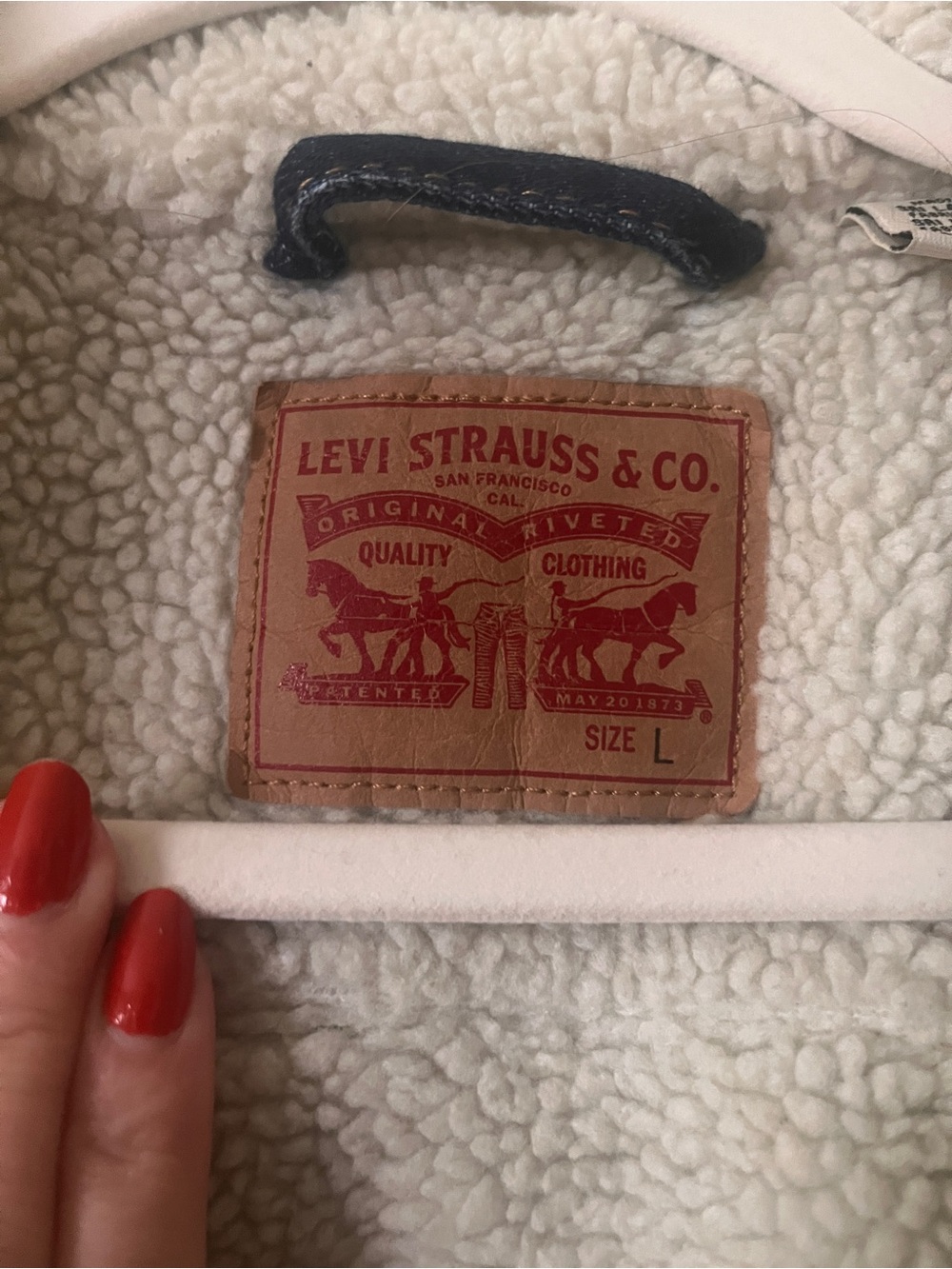 Levi’s dark rinse Sherpa trucker jacket - Picture 3 of 4